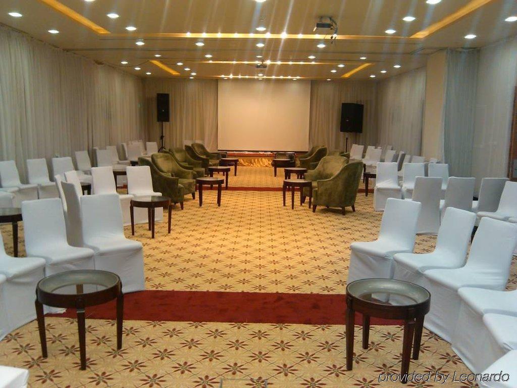Hilton Garden Inn Riyadh Olaya Bisnis foto